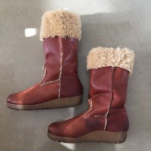 Vintage leather shearling lined boots